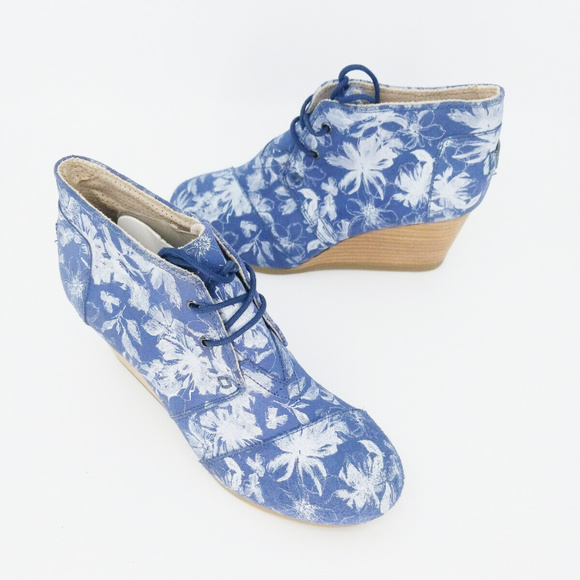 Toms Shoes - Toms Womens Blue Floral Desert Wedge Lace Up Heel